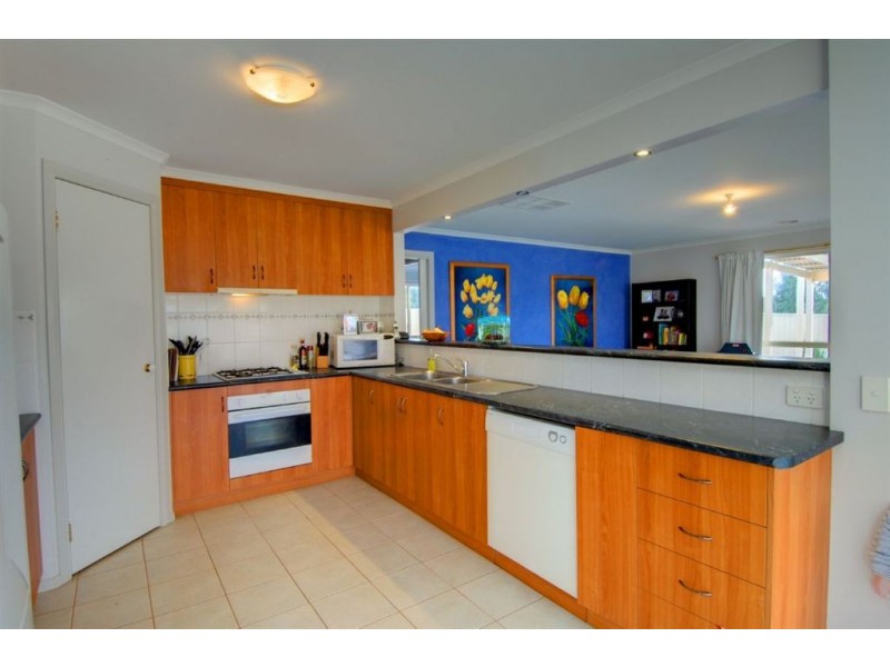 6 Osbourne Court, Miners Rest VIC 3352