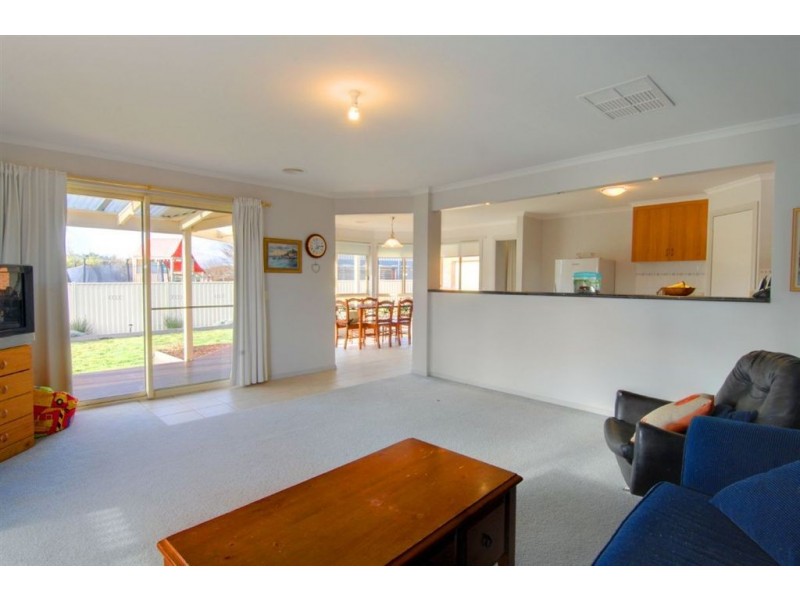 6 Osbourne Court, Miners Rest VIC 3352