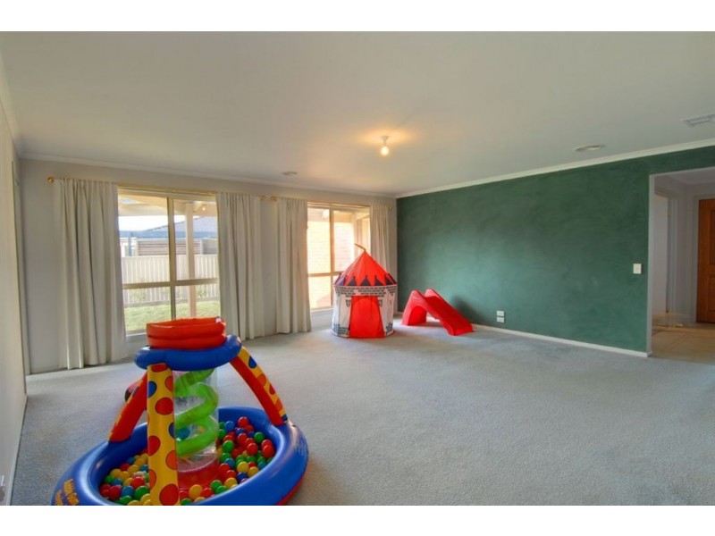 6 Osbourne Court, Miners Rest VIC 3352