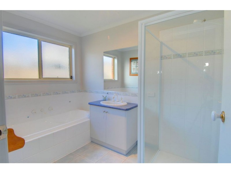 6 Osbourne Court, Miners Rest VIC 3352