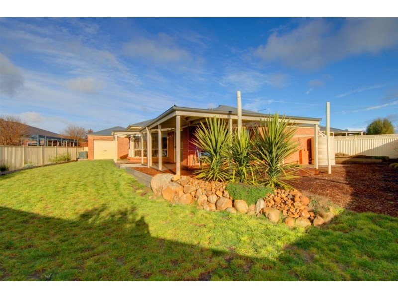 6 Osbourne Court, Miners Rest VIC 3352