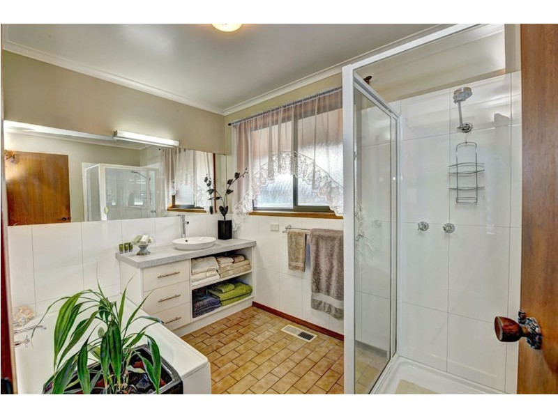 11 Kinnane Court, Ballarat North VIC 3350