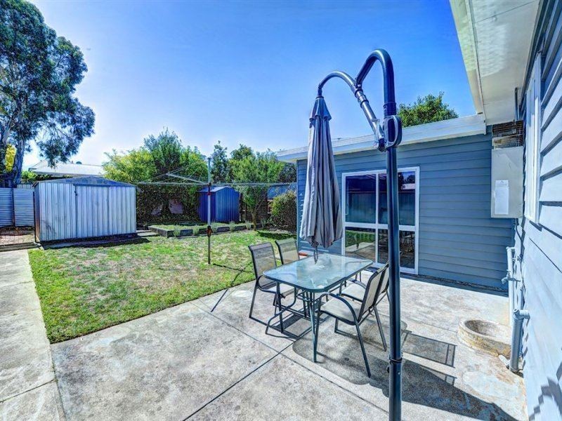 18 Salisbury Avenue, Newington VIC 3350