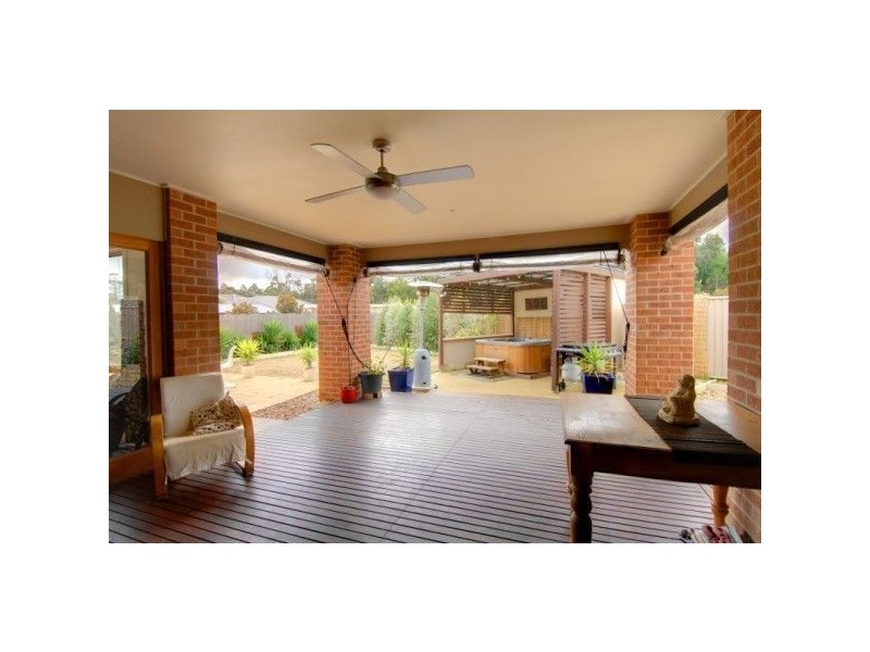 1 Heath Court, Ballarat VIC 3350