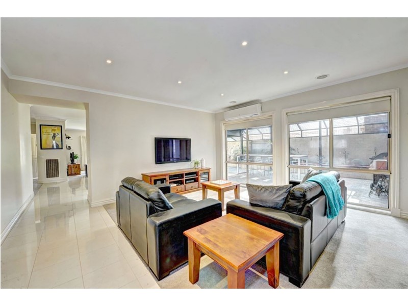 9 Osborne Court, Miners Rest VIC 3352