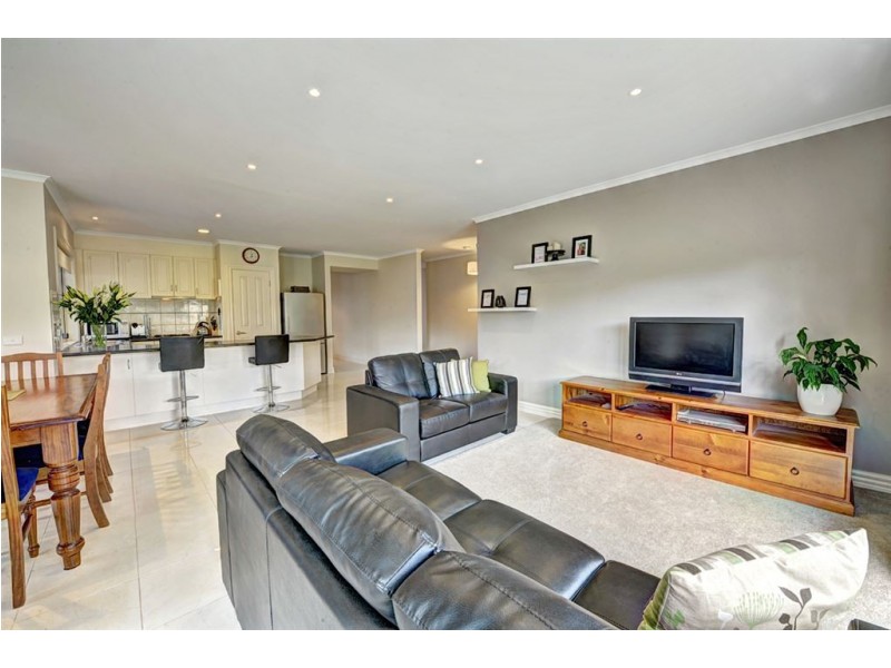 9 Osborne Court, Miners Rest VIC 3352