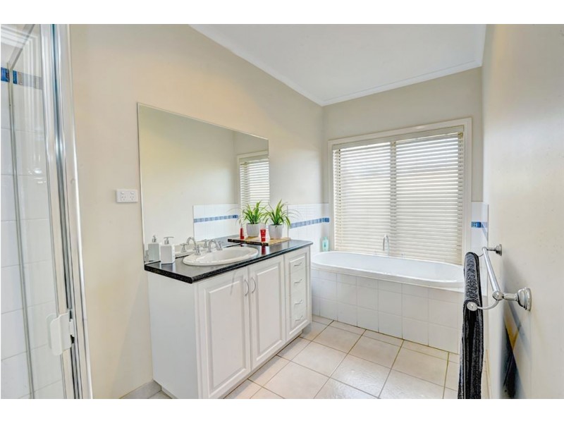 9 Osborne Court, Miners Rest VIC 3352