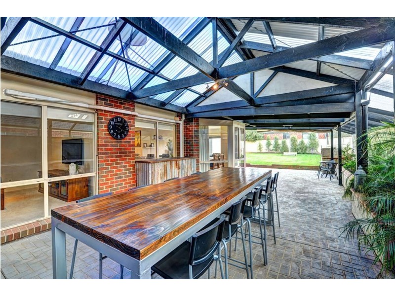 9 Osborne Court, Miners Rest VIC 3352