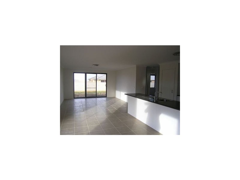 16 Oberon Street, Alfredton VIC 3350