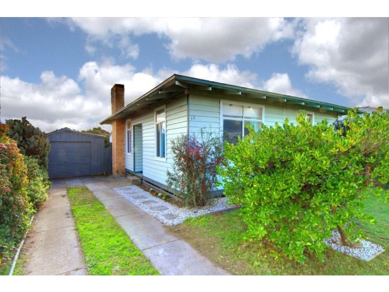 13 Daffodil Street, Wendouree VIC 3355