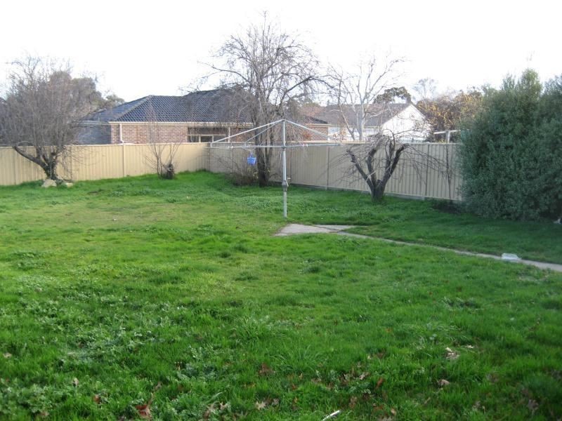 9 Walsh Avenue, Ballarat North VIC 3350