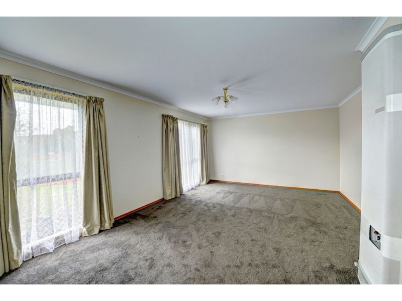 29 Marie Crescent, Wendouree VIC 3355