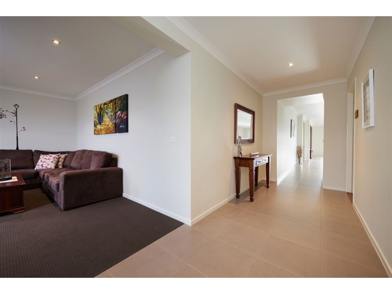 15 Waterside Close, Miners Rest VIC 3352