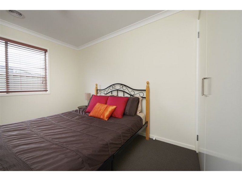 15 Waterside Close, Miners Rest VIC 3352