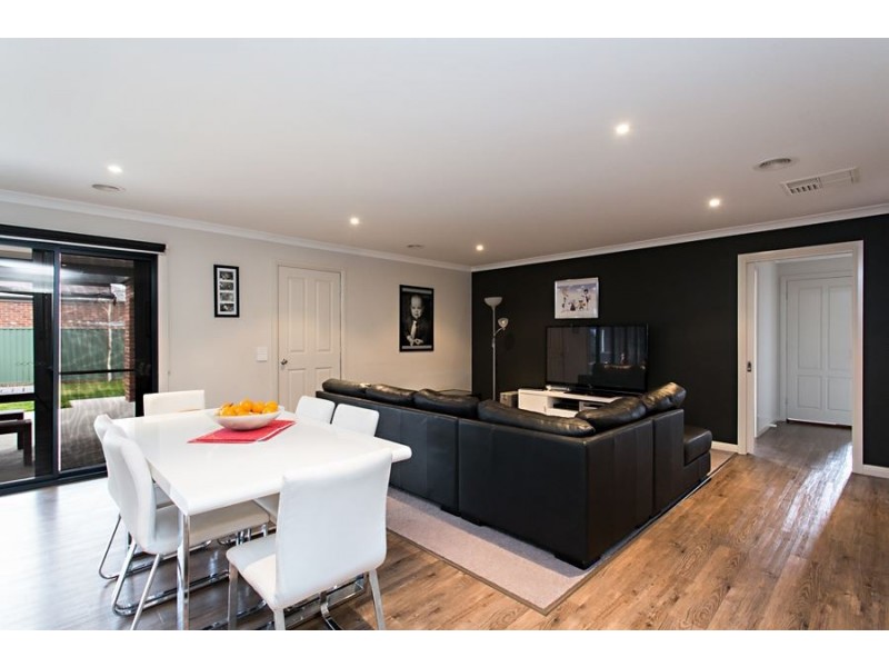 4 Therese Court, Miners Rest VIC 3352