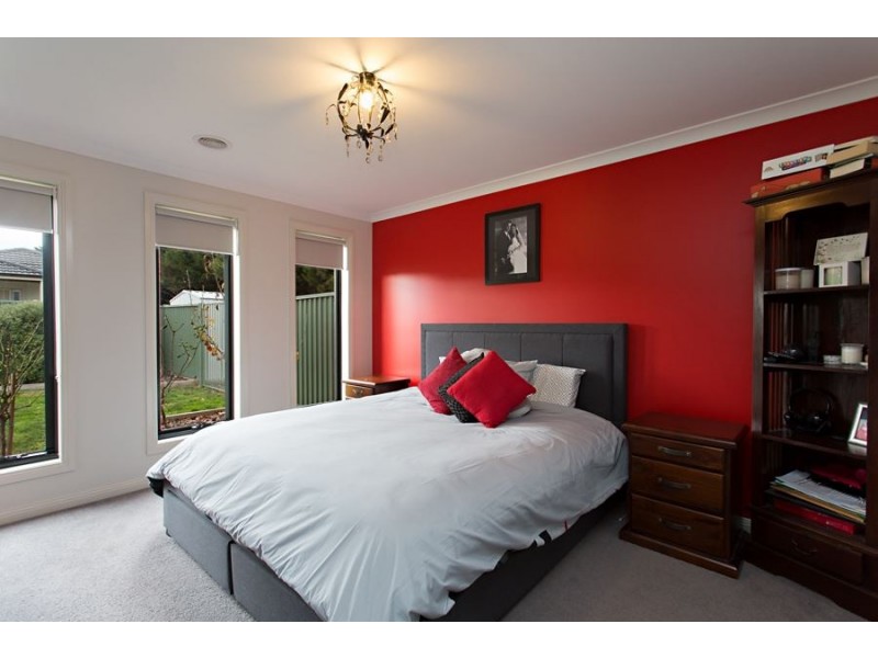 4 Therese Court, Miners Rest VIC 3352