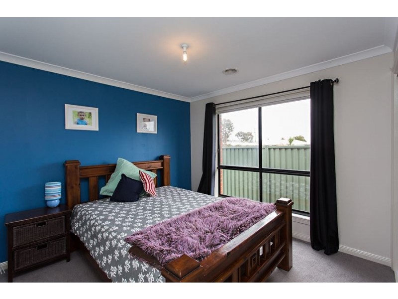 4 Therese Court, Miners Rest VIC 3352