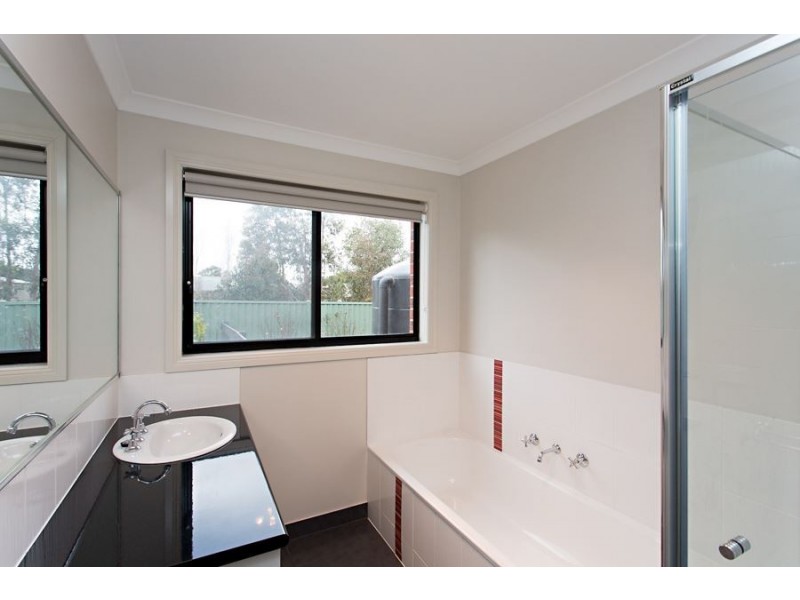 4 Therese Court, Miners Rest VIC 3352