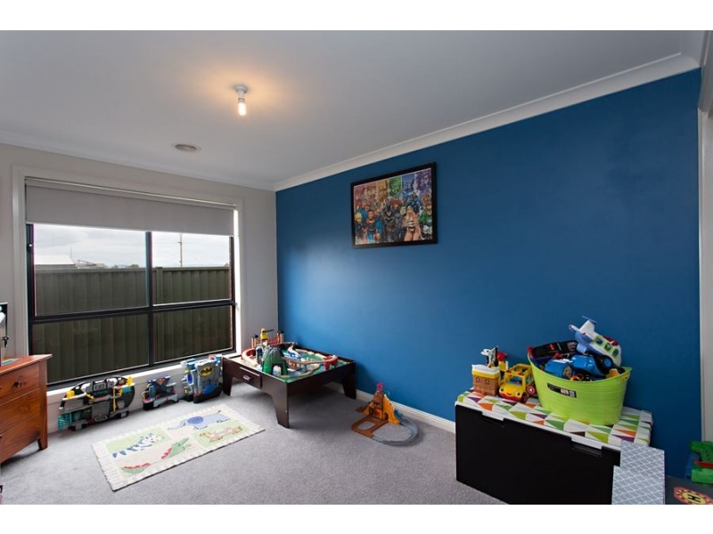 4 Therese Court, Miners Rest VIC 3352