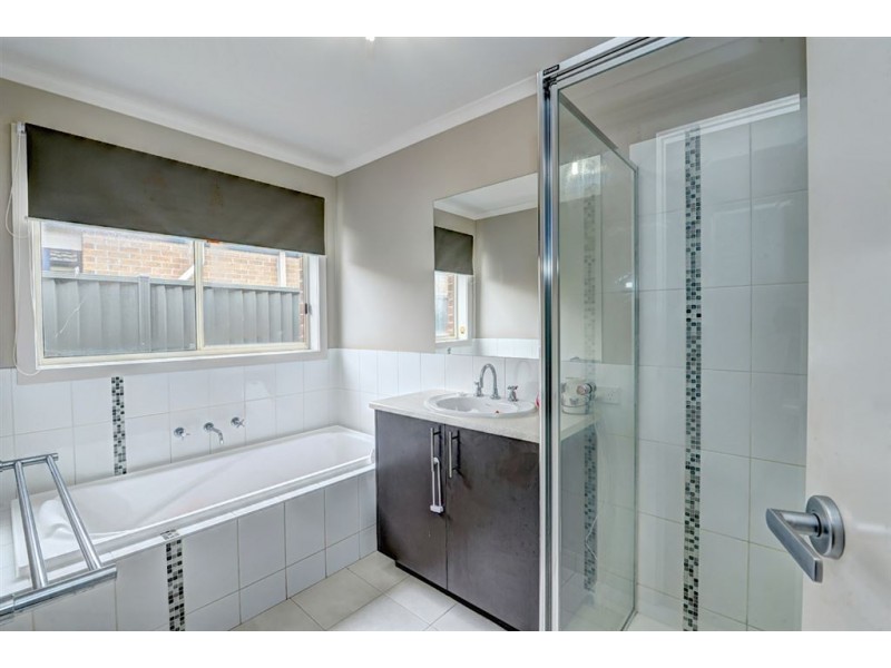 34 Oscar Drive, Sebastopol VIC 3356