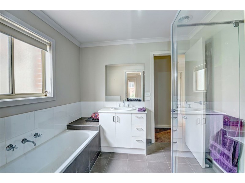 9/911-913 Tress Street, Mount Pleasant VIC 3350