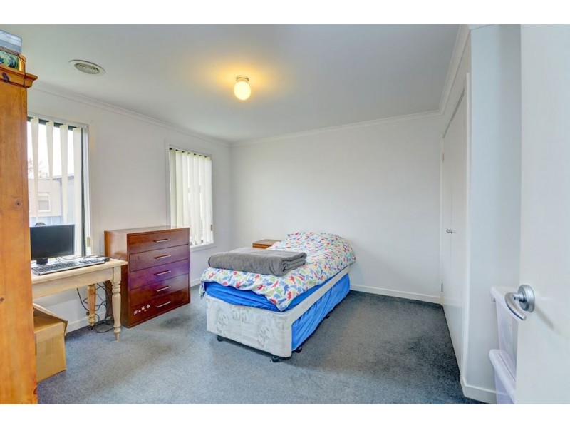 10 Ayrvale Avenue, Lake Gardens VIC 3355