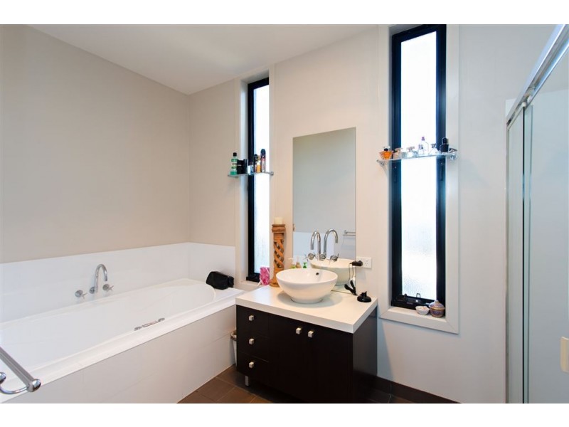 9 Broderick Court, Canadian VIC 3350