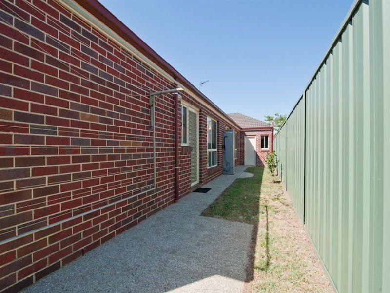 22 Ayrvale Avenue, Lake Gardens VIC 3355