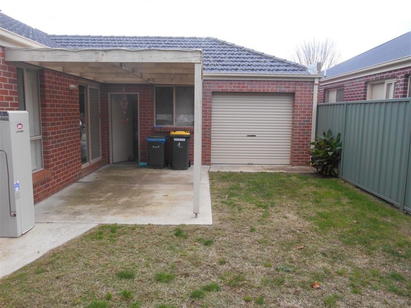14 Parbury Ave, Lake Gardens VIC 3355