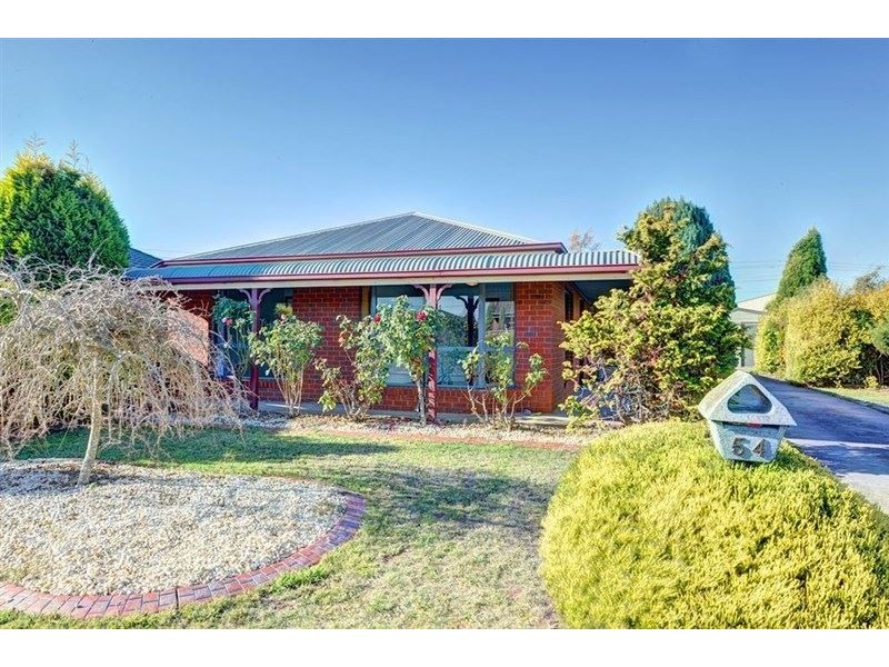 54 Rowan Parade, Wendouree VIC 3355