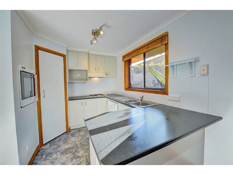 54 Rowan Parade, Wendouree VIC 3355