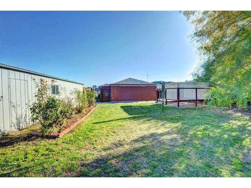 54 Rowan Parade, Wendouree VIC 3355