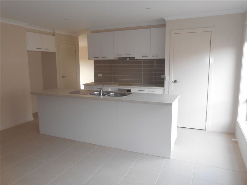 27 Majestic Way, Delacombe VIC 3356