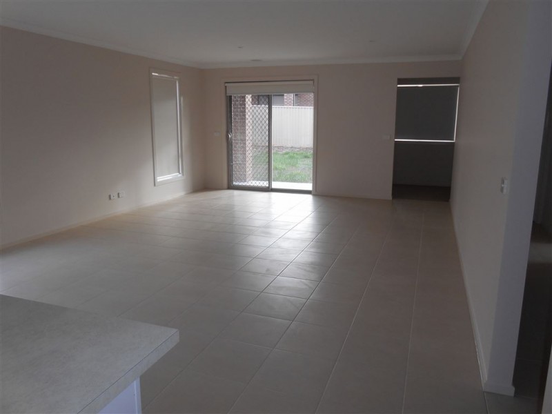 27 Majestic Way, Delacombe VIC 3356