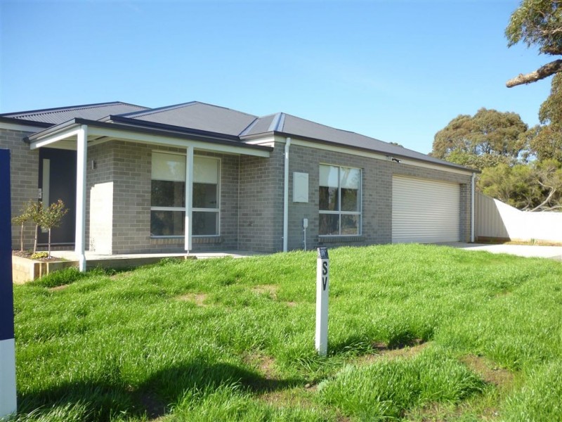 140 Canadian Lakes Boulevard, Canadian VIC 3350