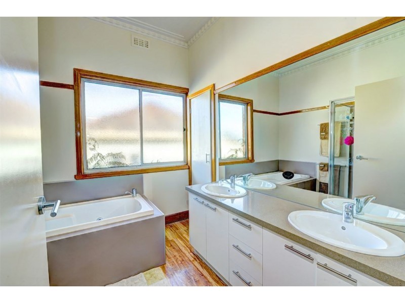 1124 Lydiard Street North, Ballarat North VIC 3350