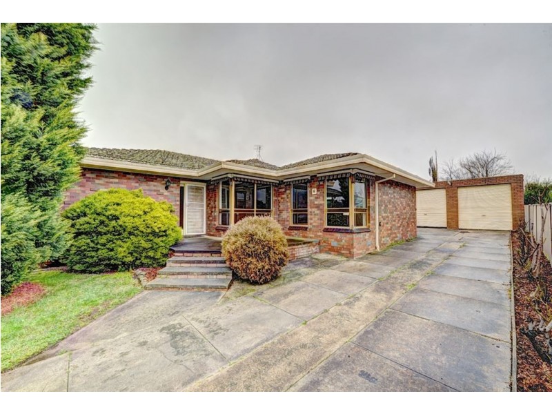 4 Maxlyn Avenue, Ballarat East VIC 3350
