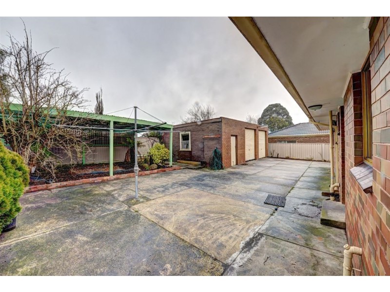 4 Maxlyn Avenue, Ballarat East VIC 3350