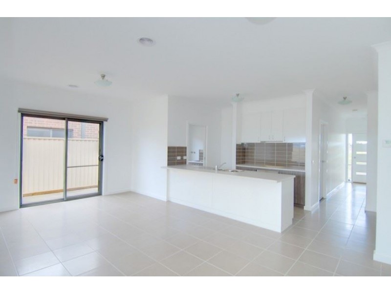 37 Chifley Drive, Delacombe VIC 3356