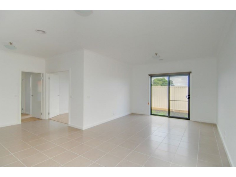 37 Chifley Drive, Delacombe VIC 3356