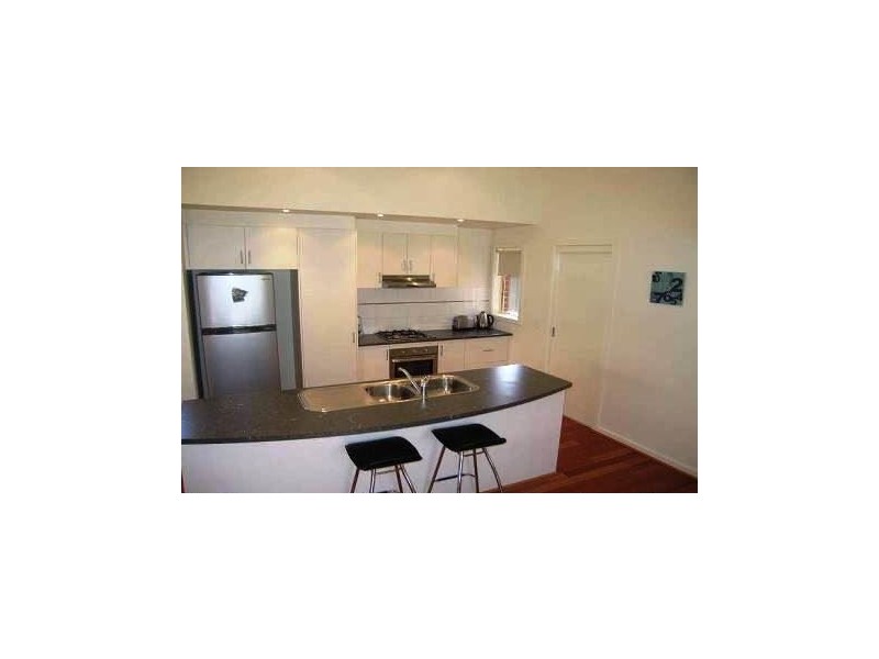 8 McPhie Place, Lake Gardens VIC 3355