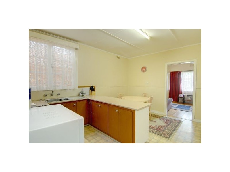 4 Alexander Avenue, Wendouree VIC 3355