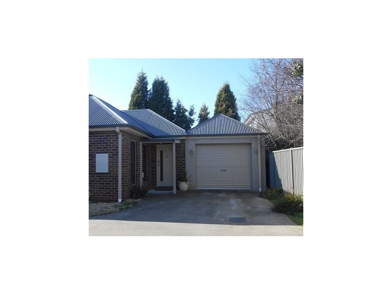 2/116 Clyde Street, Soldiers Hill VIC 3350