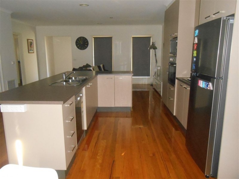 2/116 Clyde Street, Soldiers Hill VIC 3350