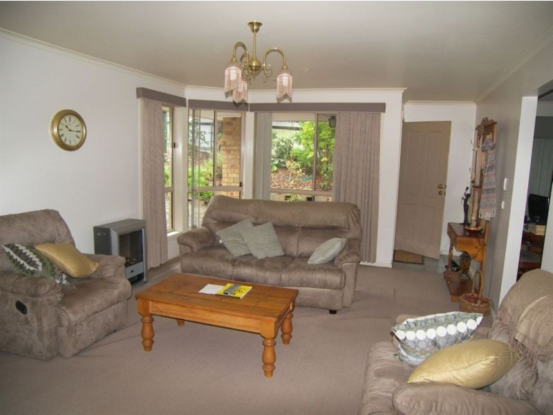 13 Loren Close, Ballarat VIC 3350