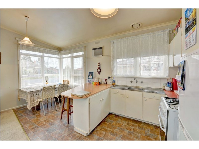 10 Harold Street, Wendouree VIC 3355