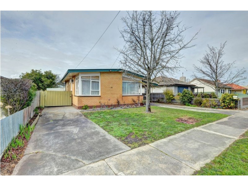 10 Harold Street, Wendouree VIC 3355