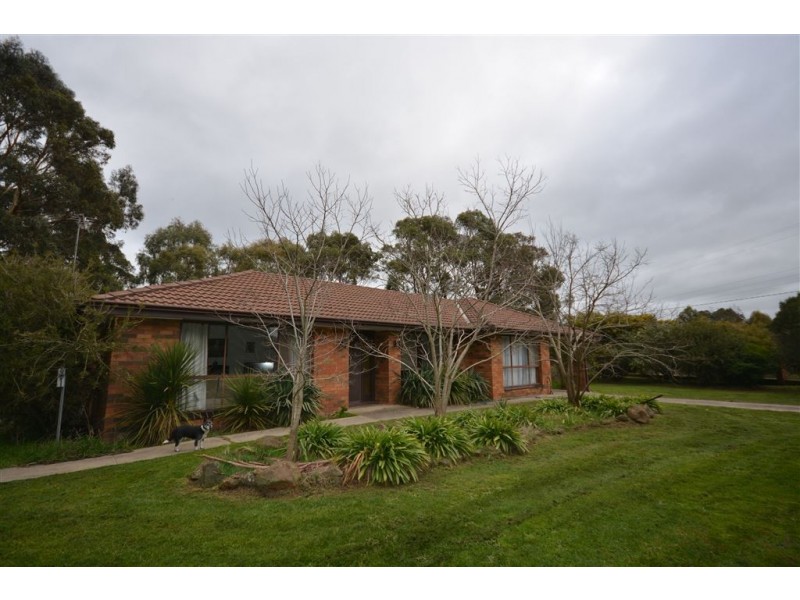 2 Pollards Lane, Creswick VIC 3363