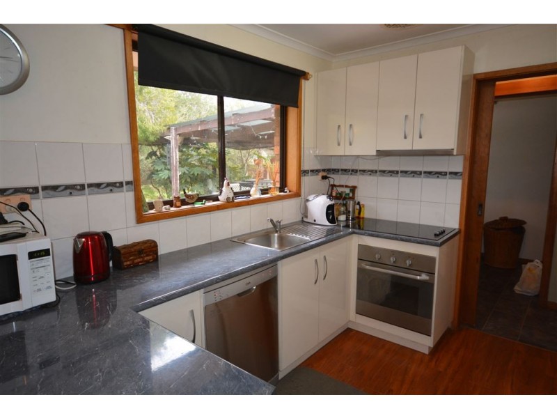 2 Pollards Lane, Creswick VIC 3363