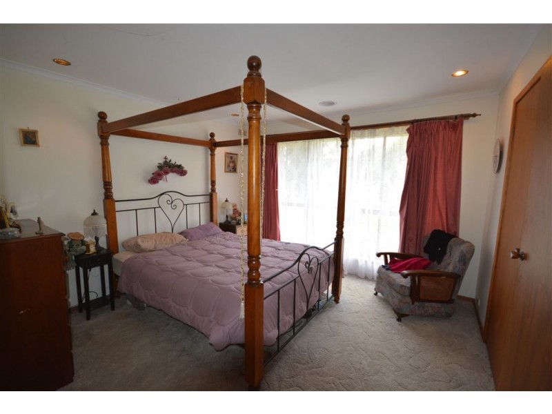 2 Pollards Lane, Creswick VIC 3363